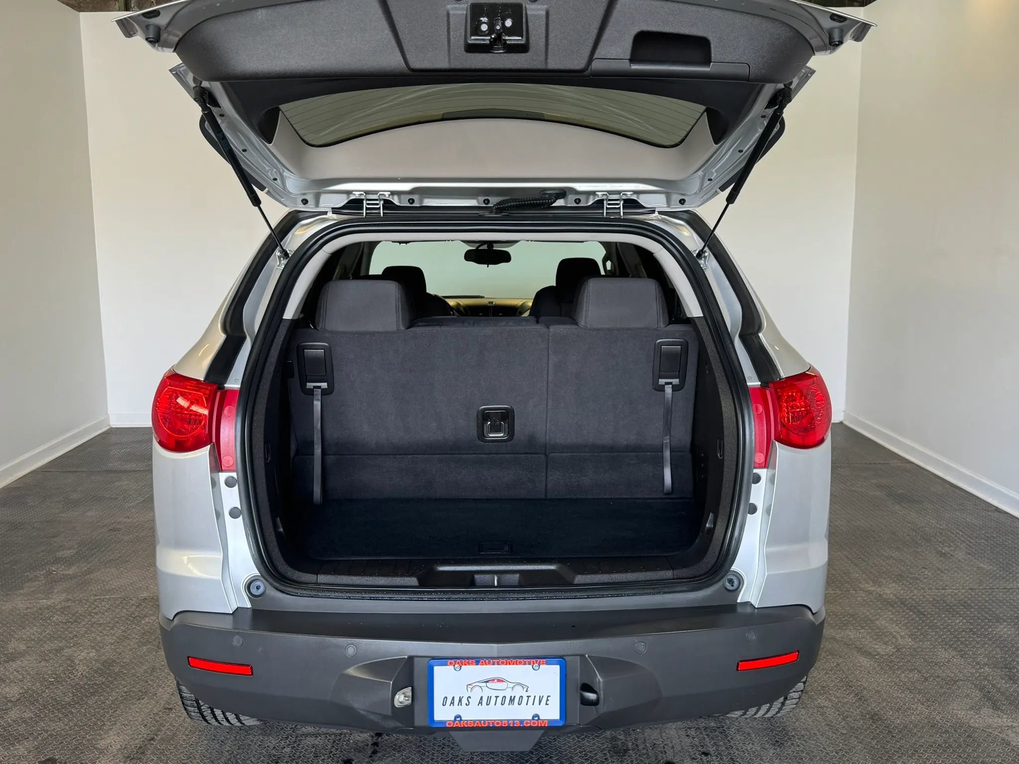 Used 2010 Chevrolet Traverse LT w/ Personal Connectivity Package FWD image 29