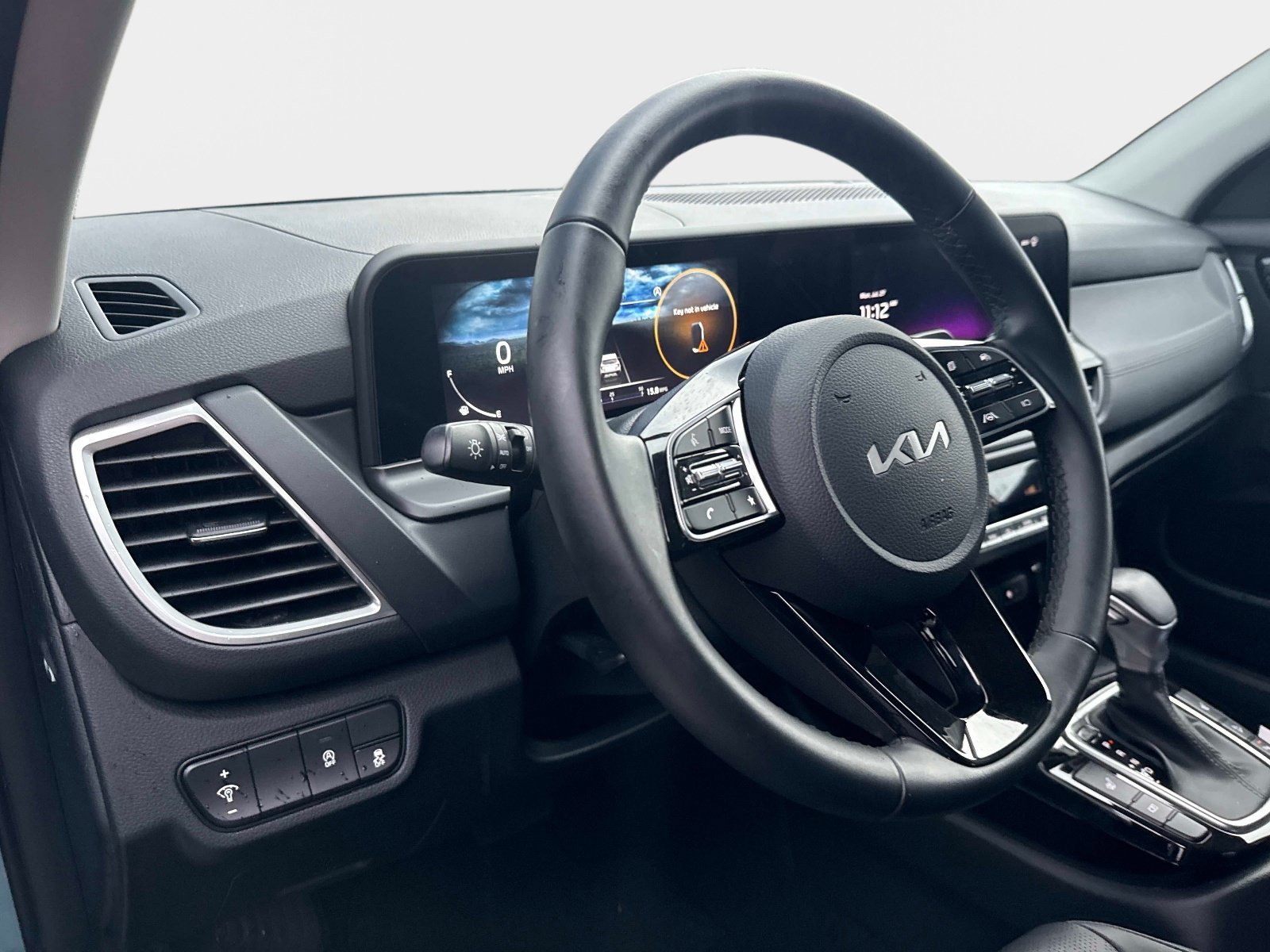 Used 2025 Kia Seltos EX FWD image 15
