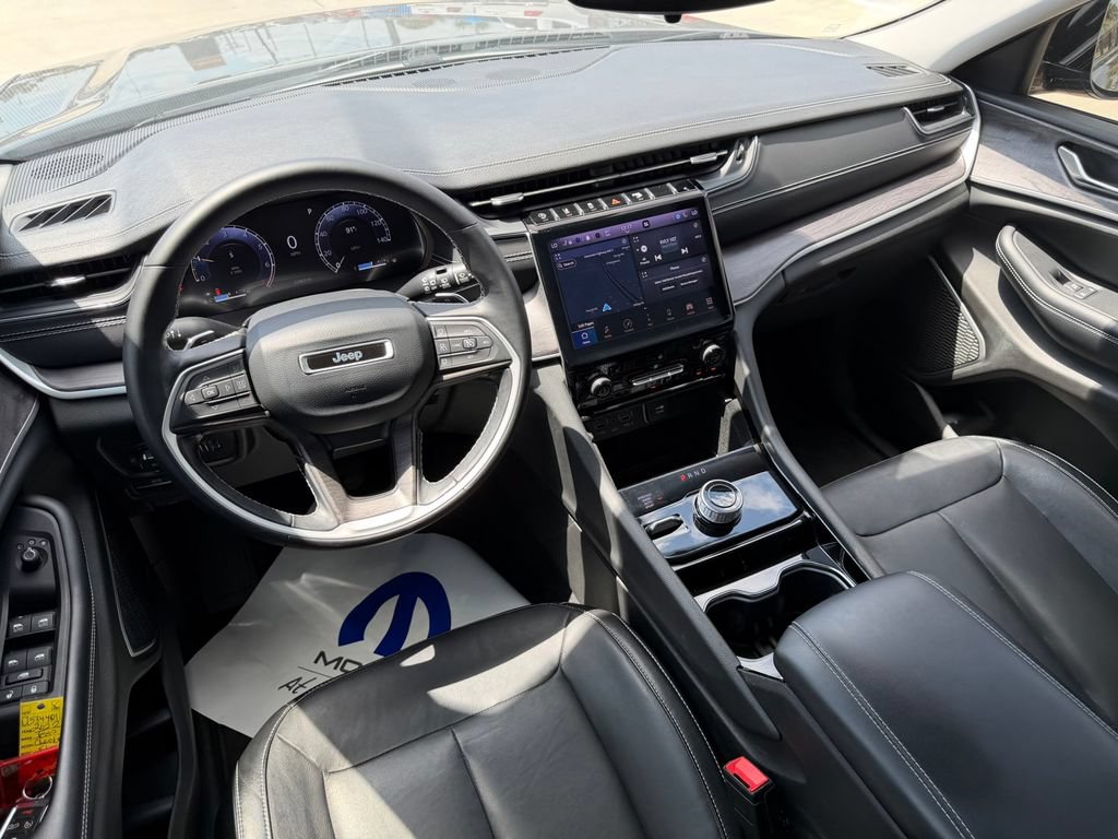 Used 2022 Jeep Grand Cherokee Limited AWD/4WD image 11