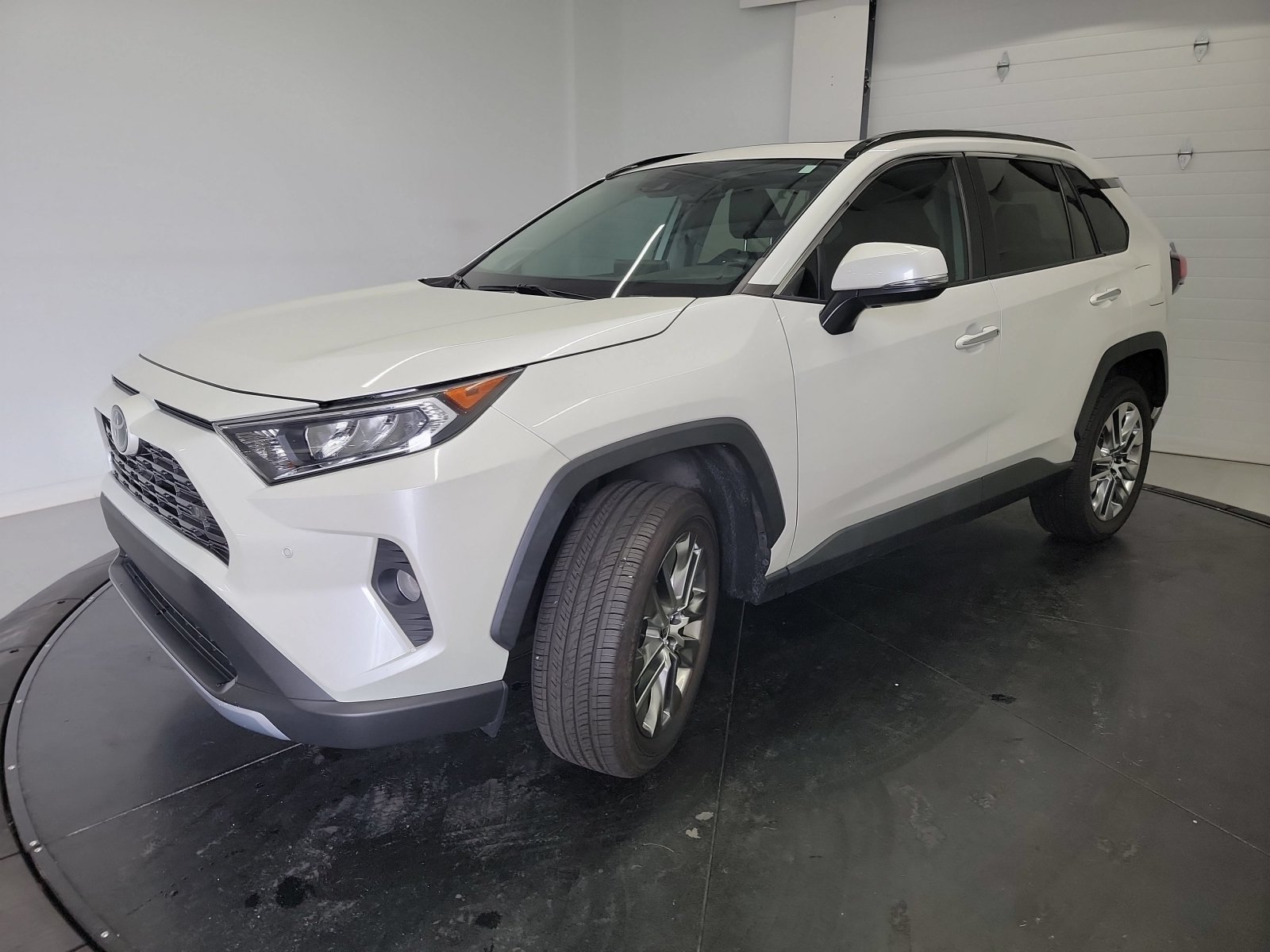 Used 2021 Toyota RAV4 Limited w/ Limited Grade Weather Package FWD image 3