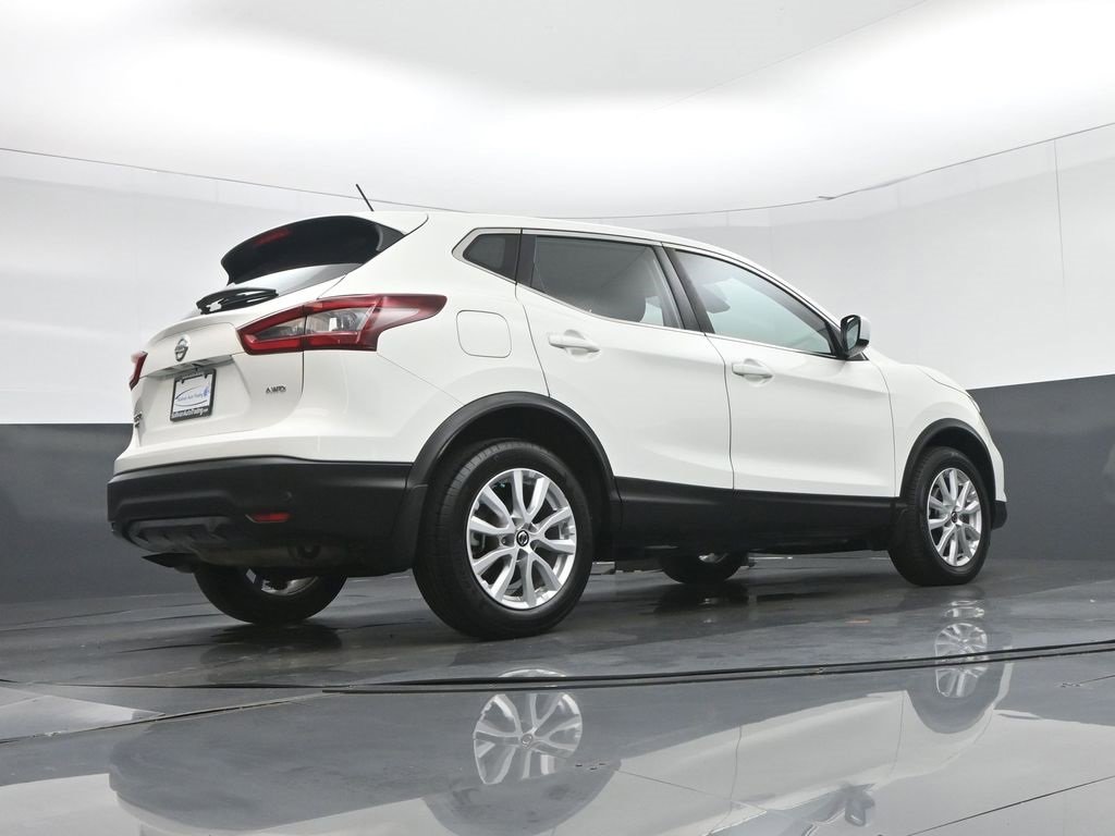 Used 2022 Nissan Rogue Sport S image 52