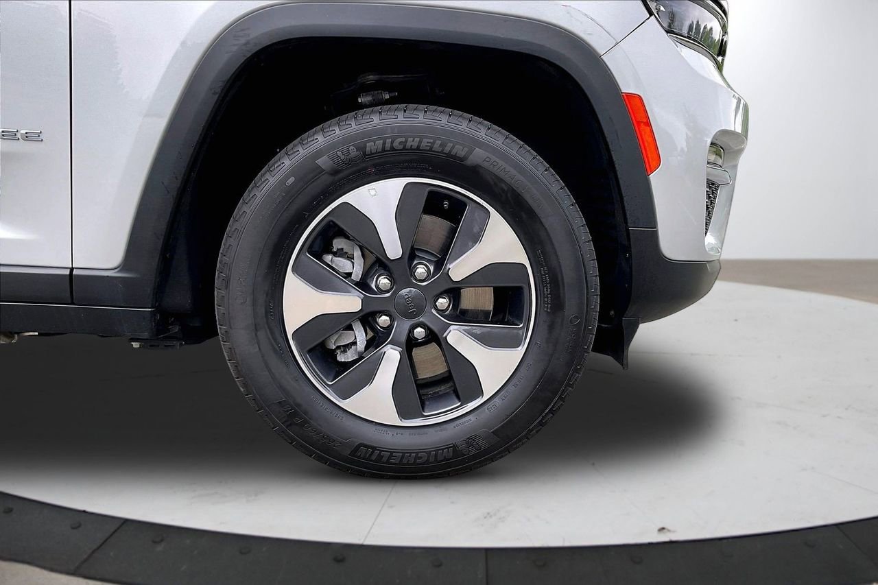 Used 2024 Jeep Grand Cherokee Limited 4xe AWD/4WD image 36