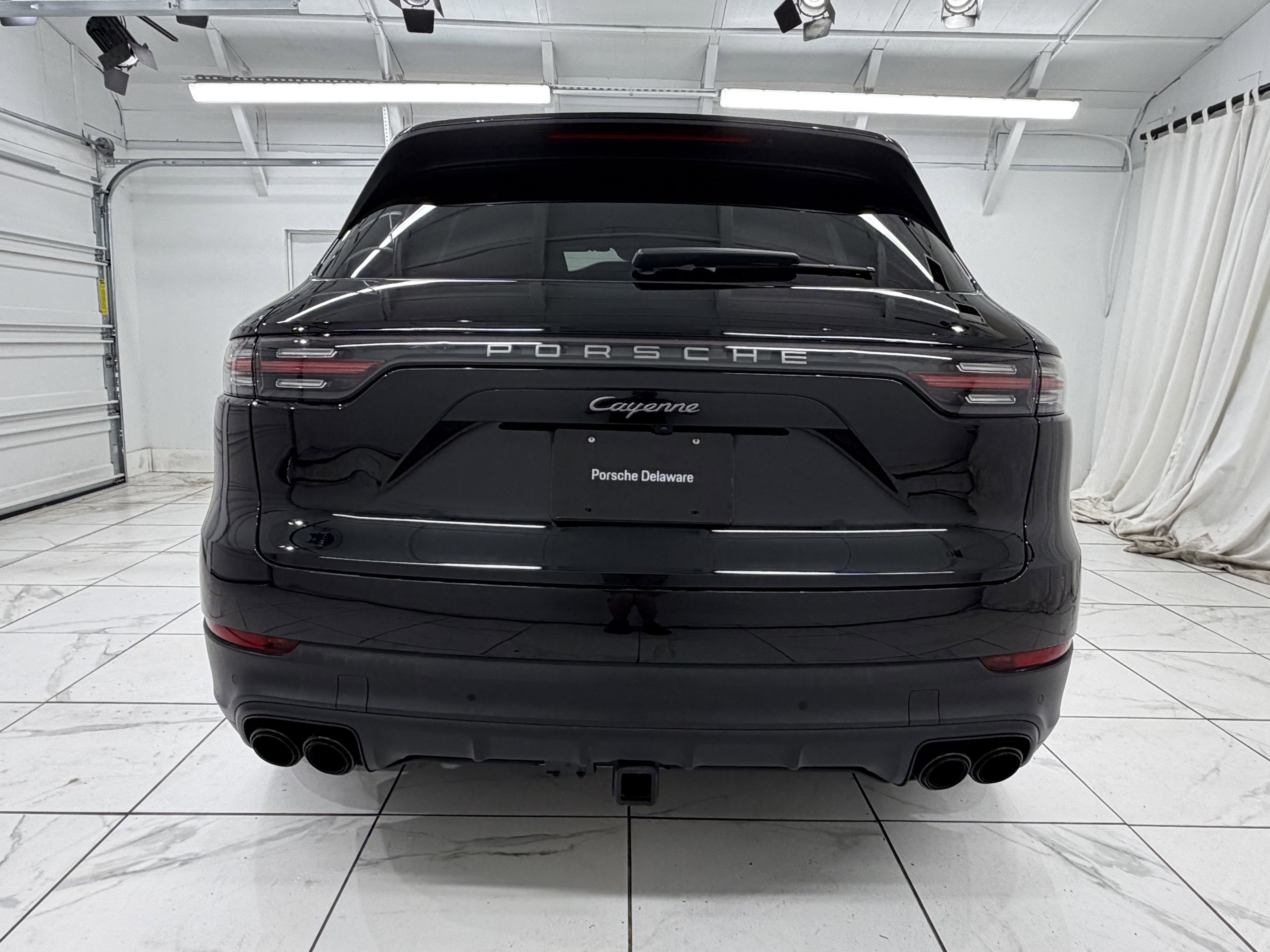 Certified 2023 Porsche Cayenne Platinum Edition image 14
