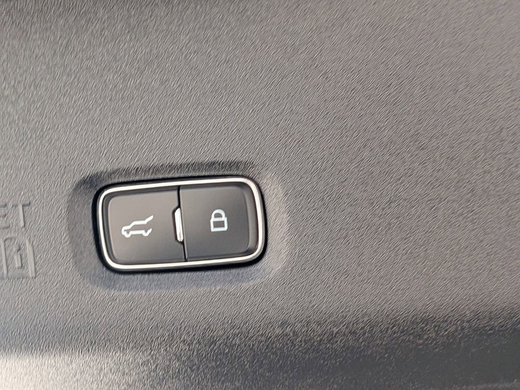 Used 2025 Ford Expedition Active image 13