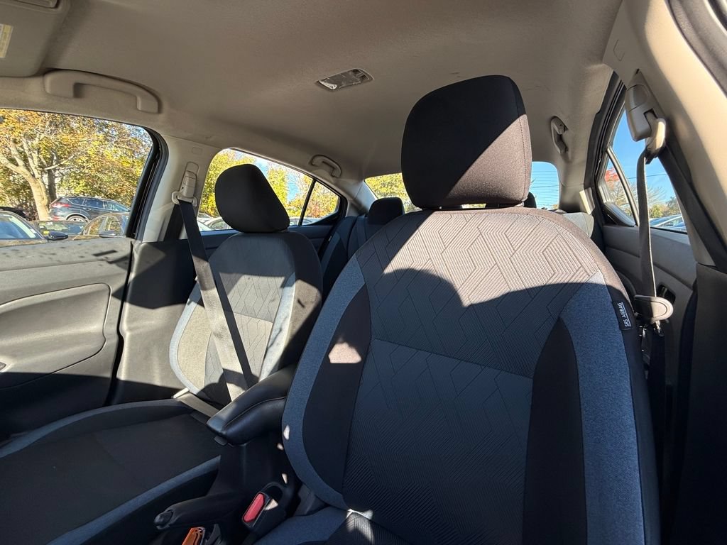 Used 2023 Nissan Versa SV FWD image 23