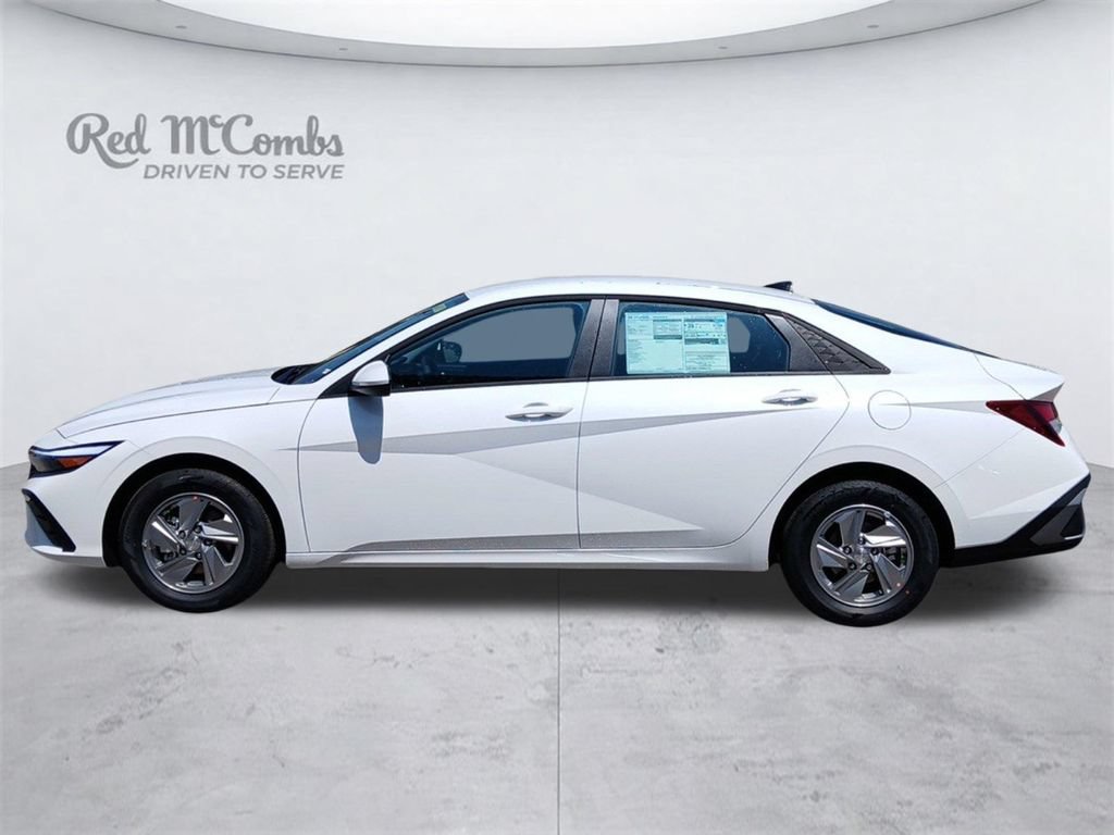 New 2026 Hyundai Elantra SE FWD image 2