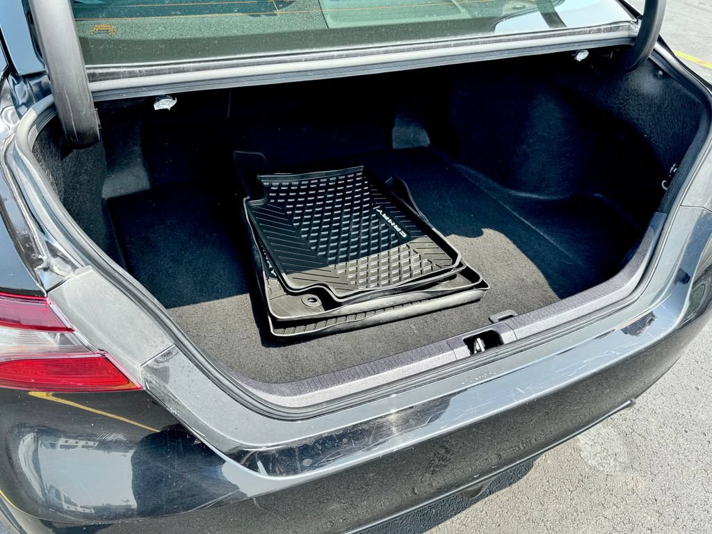 Used 2024 Toyota Camry SE FWD image 14