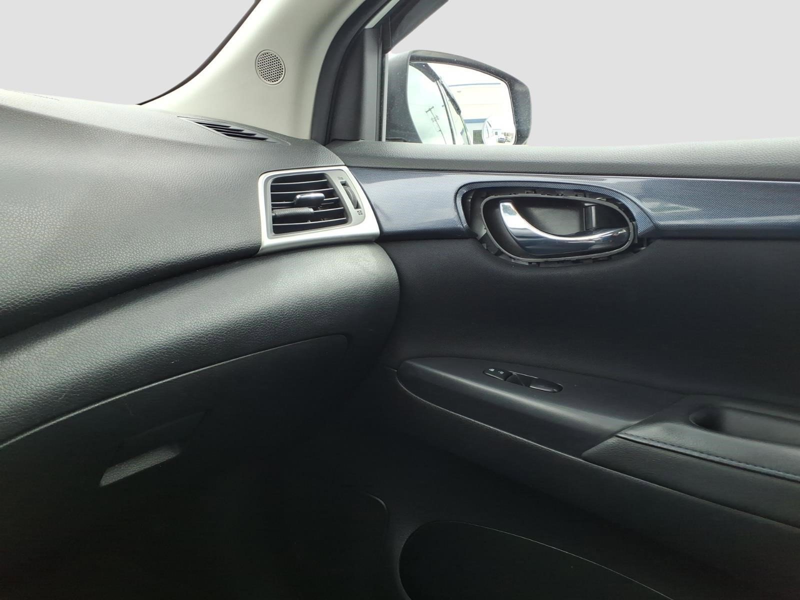 Used 2016 Nissan Sentra SR image 21
