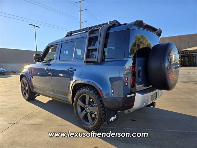 Used 2023 Land Rover Defender 110 SE image 4