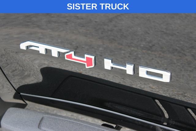 Used 2025 GMC Sierra 2500 AT4 w/ AT4 Premium Plus Package AWD/4WD image 18