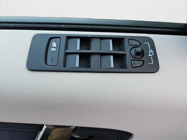 Used 2025 Land Rover Discovery Sport S image 26