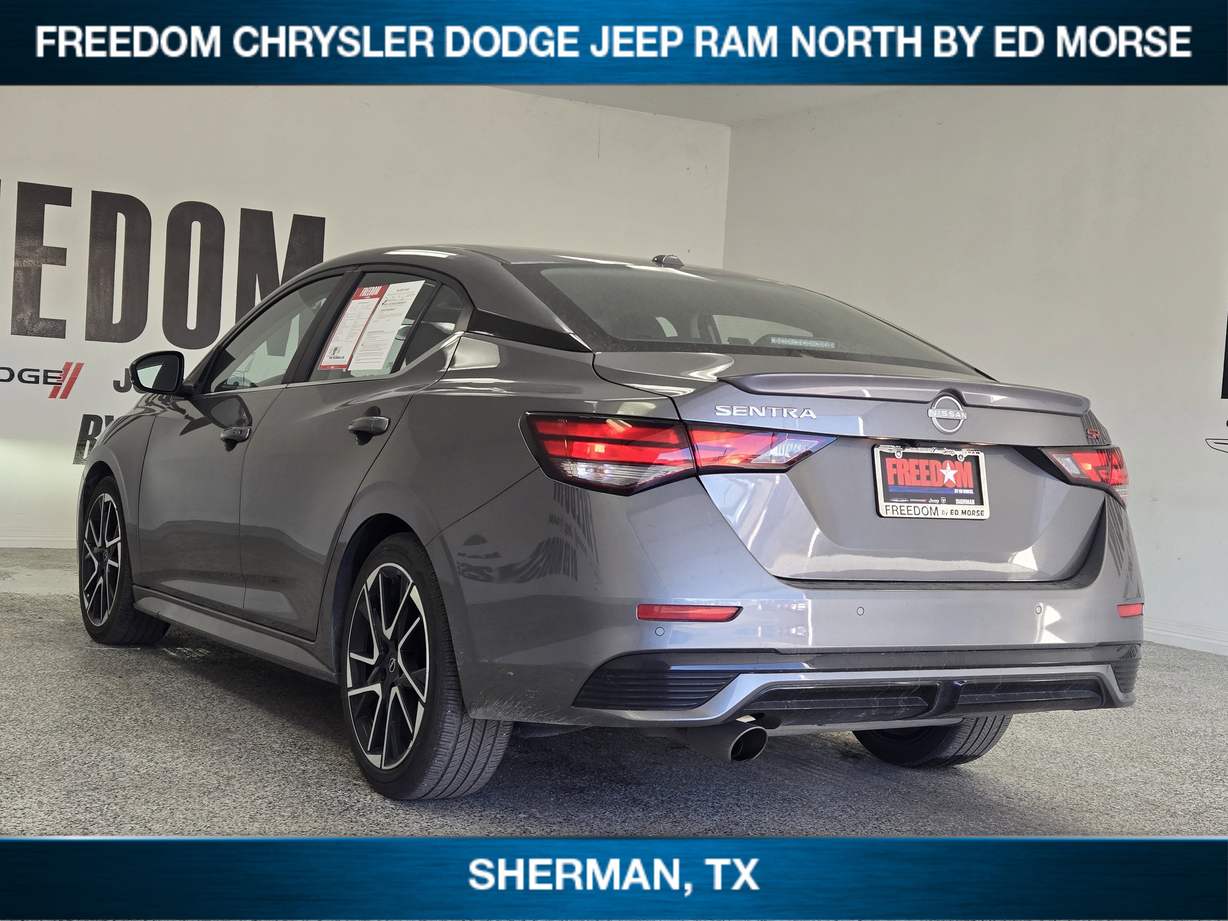 Used 2025 Nissan Sentra SR image 4