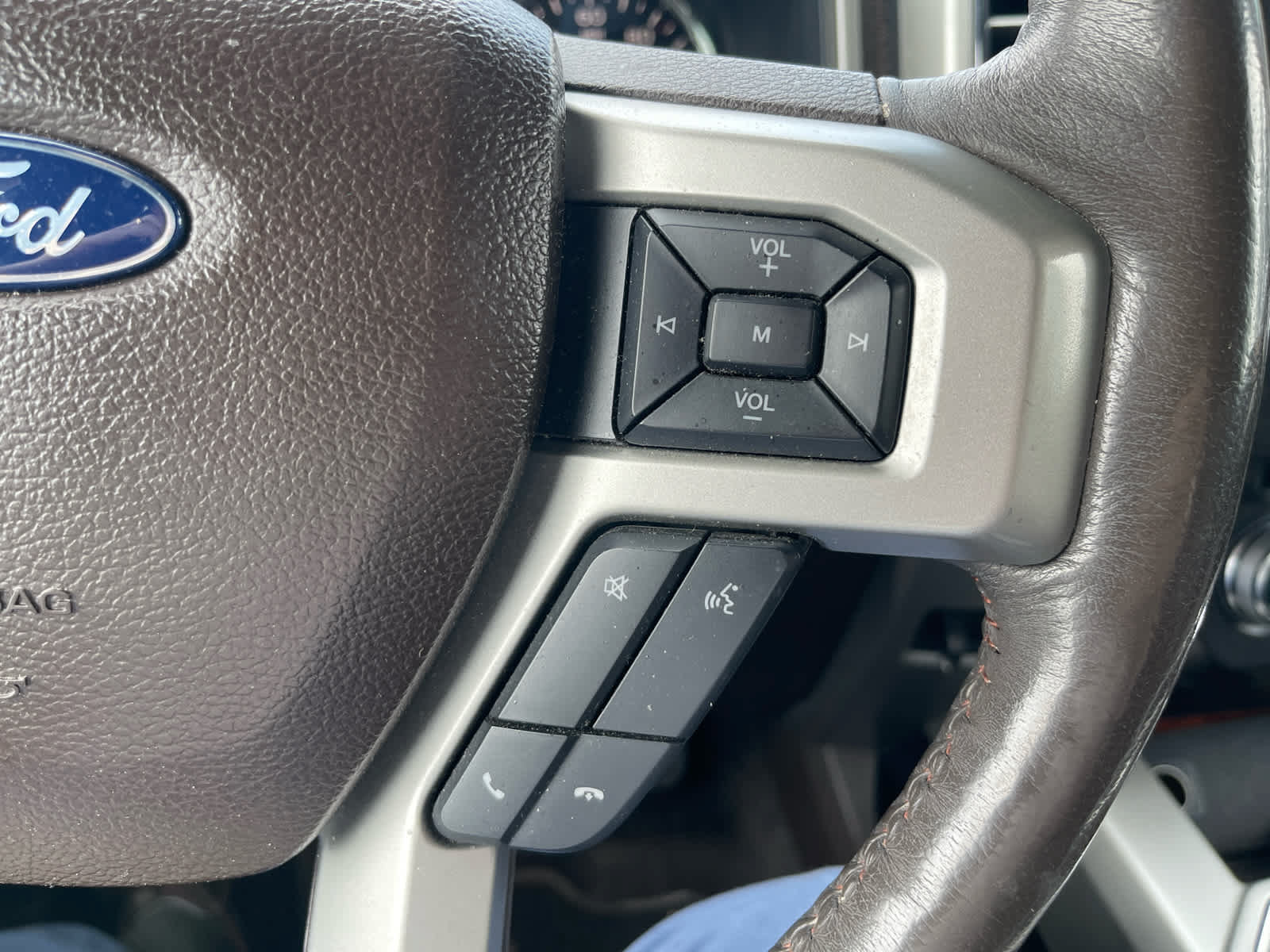 Used 2015 Ford F150 King Ranch w/ Equipment Group 601A Luxury AWD/4WD image 12
