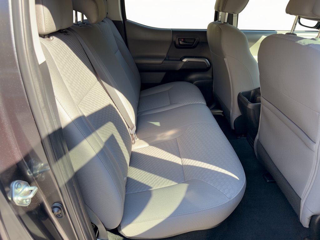 Used 2022 Toyota Tacoma SR5 w/ Technology Package RWD image 29