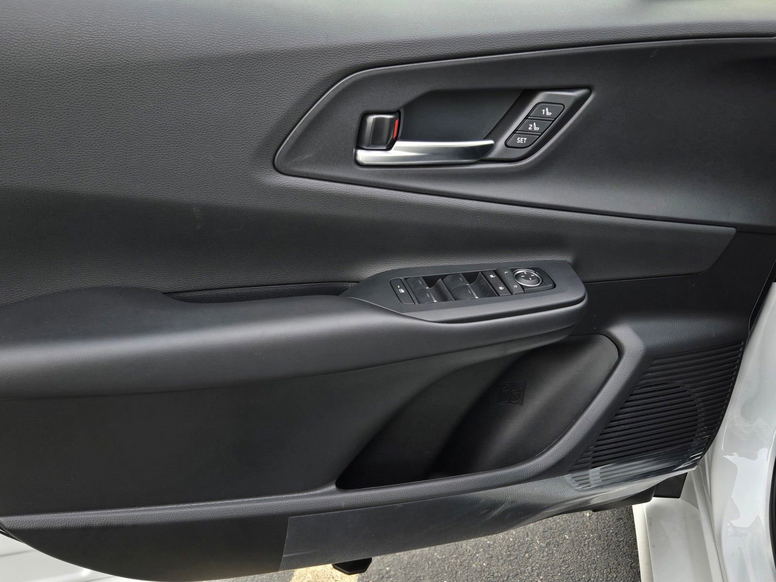 Used 2026 Toyota Prius Plug-In Hybrid w/ Limited Premium Package image 9