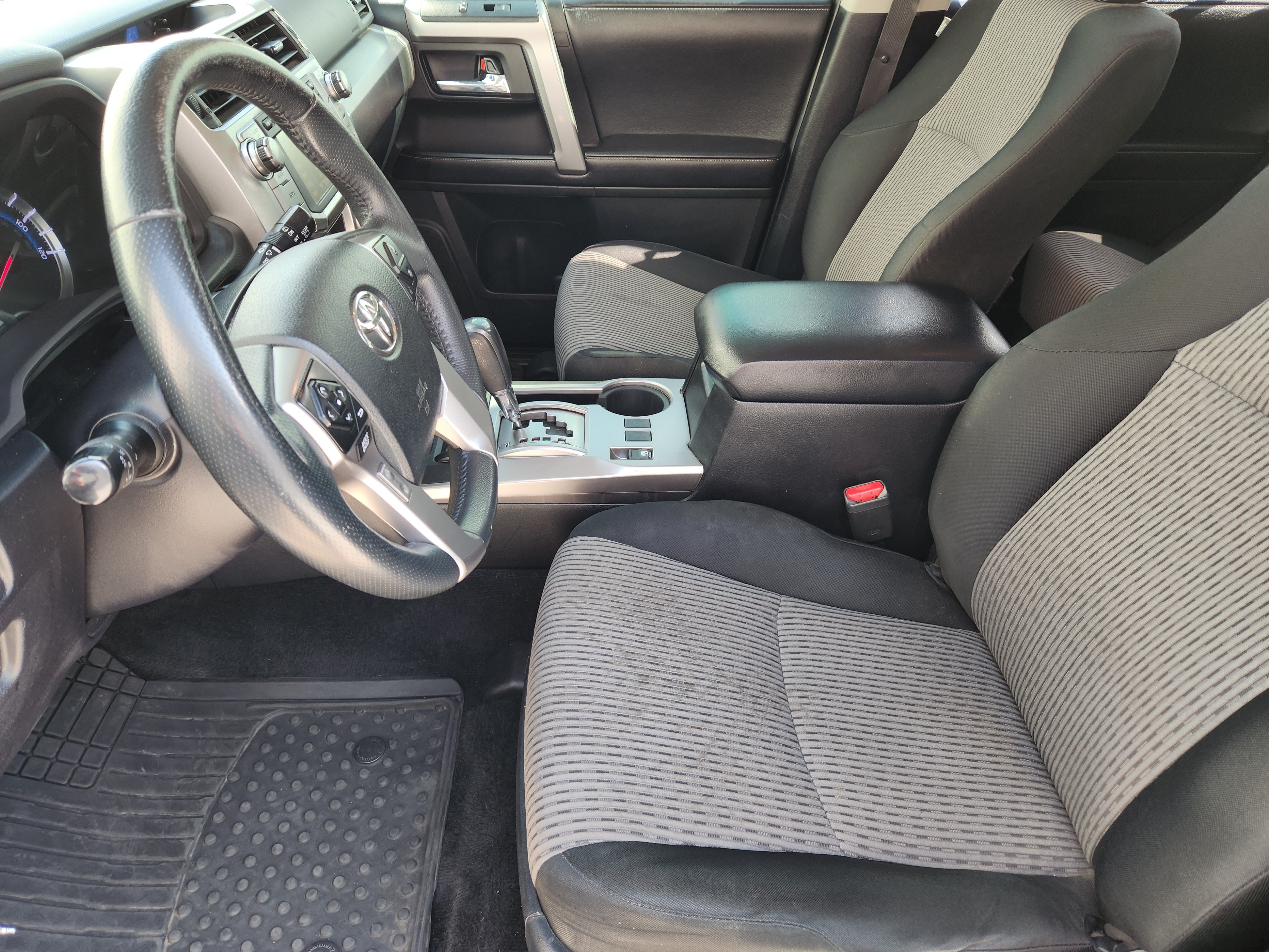 Used 2016 Toyota 4Runner SR5 AWD/4WD image 14
