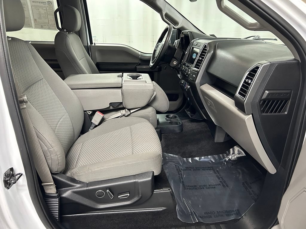 Used 2016 Ford F150 XLT w/ Equipment Group 302A Luxury AWD/4WD image 12