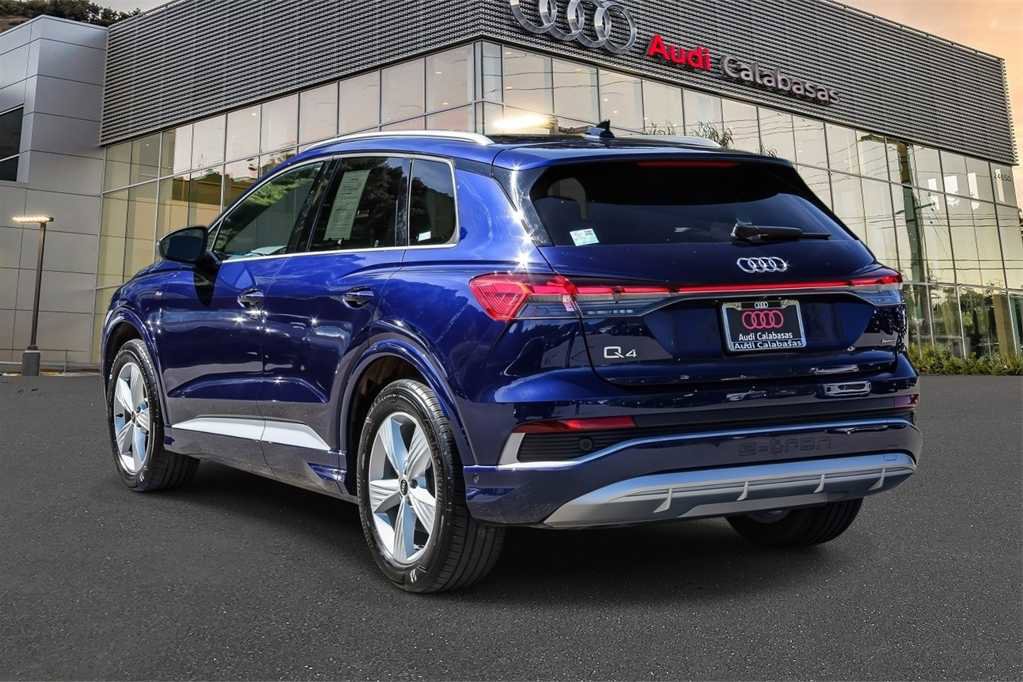 Used 2024 Audi Q4 e-tron Premium Plus image 2