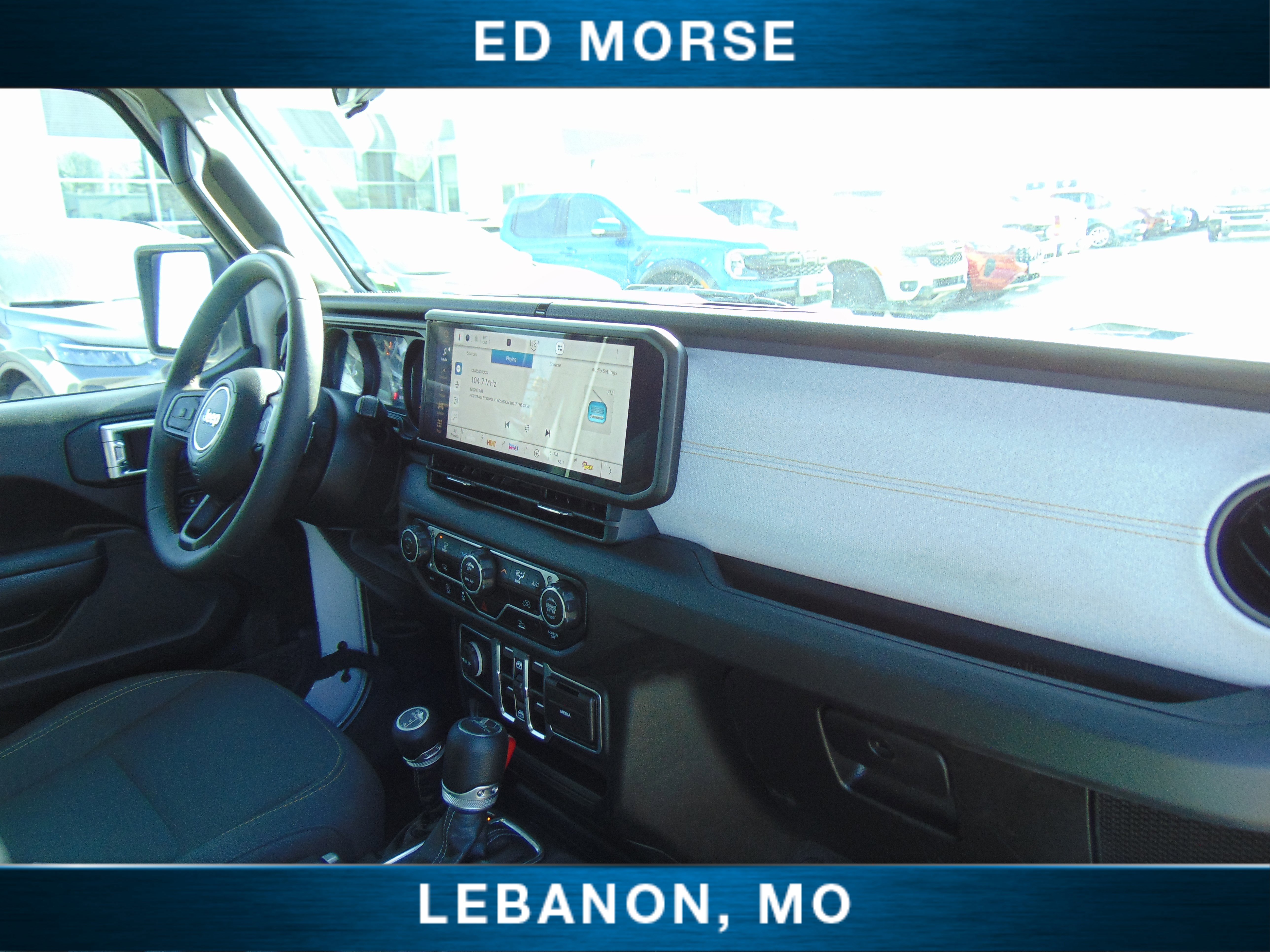 Used 2025 Jeep Gladiator Sport image 17