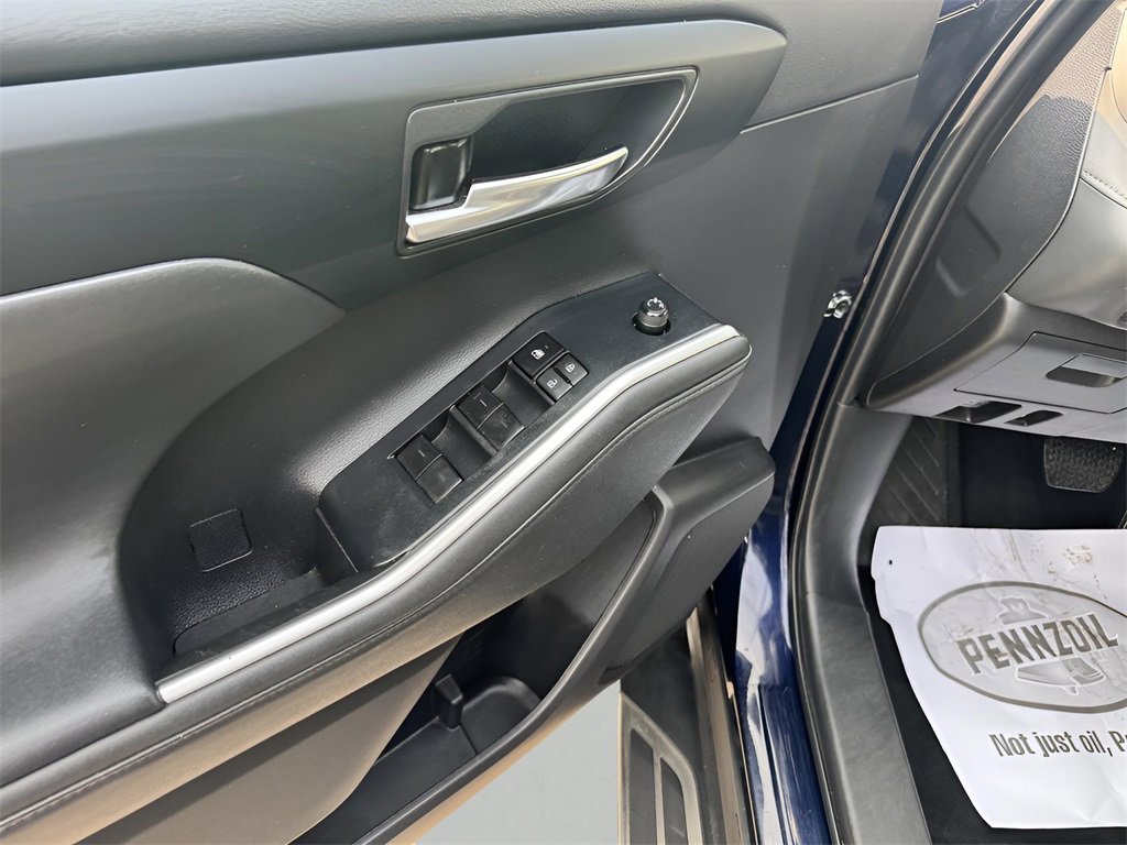 Used 2023 Toyota Highlander XLE image 13