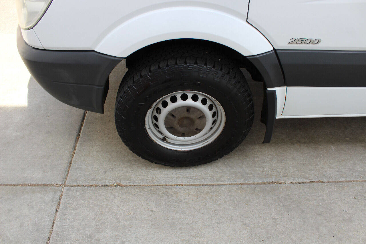 Used 2012 Mercedes-Benz Sprinter 2500 image 27