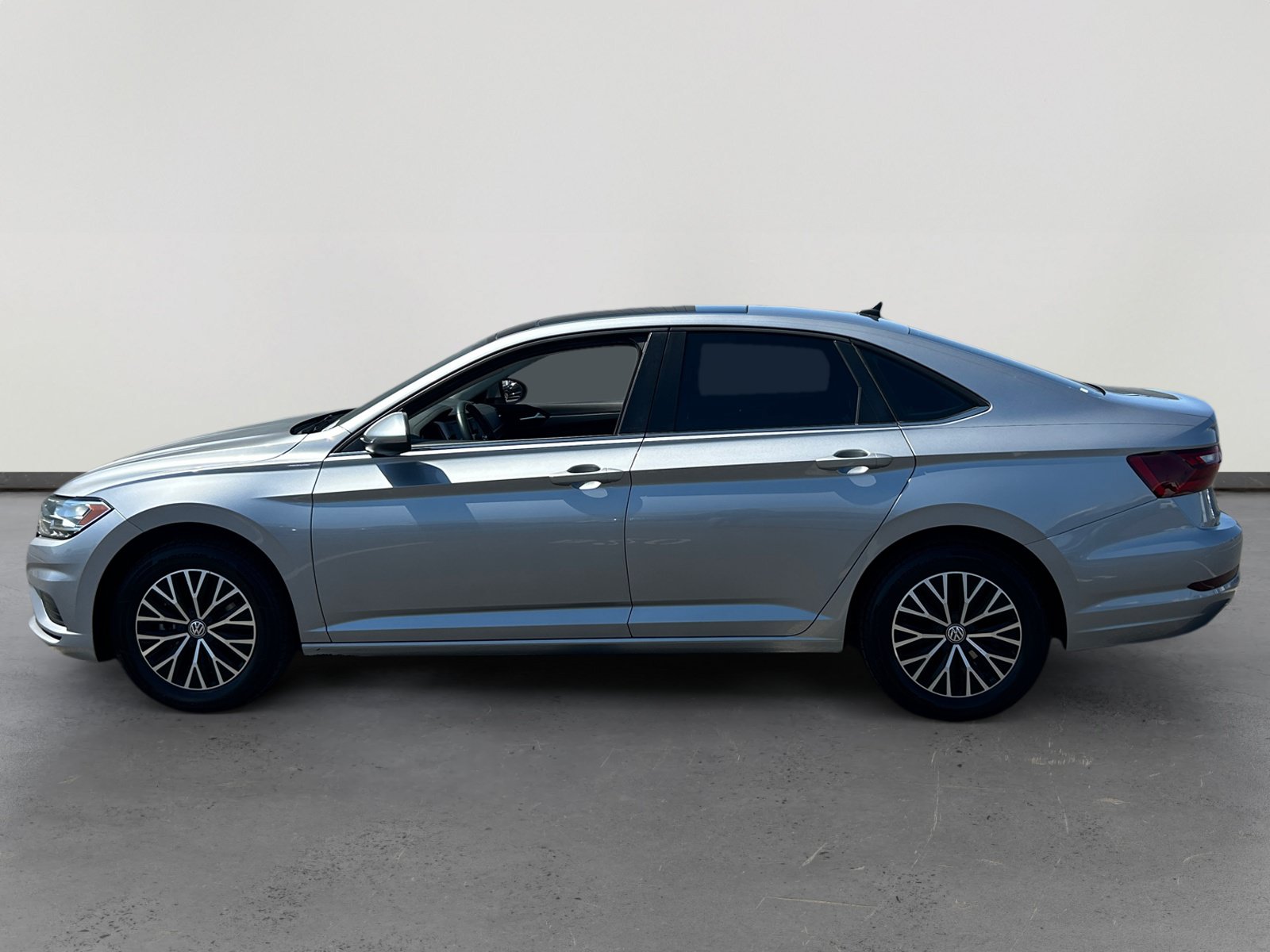 Used 2021 Volkswagen Jetta SE w/ SE Cold Weather Package FWD image 2