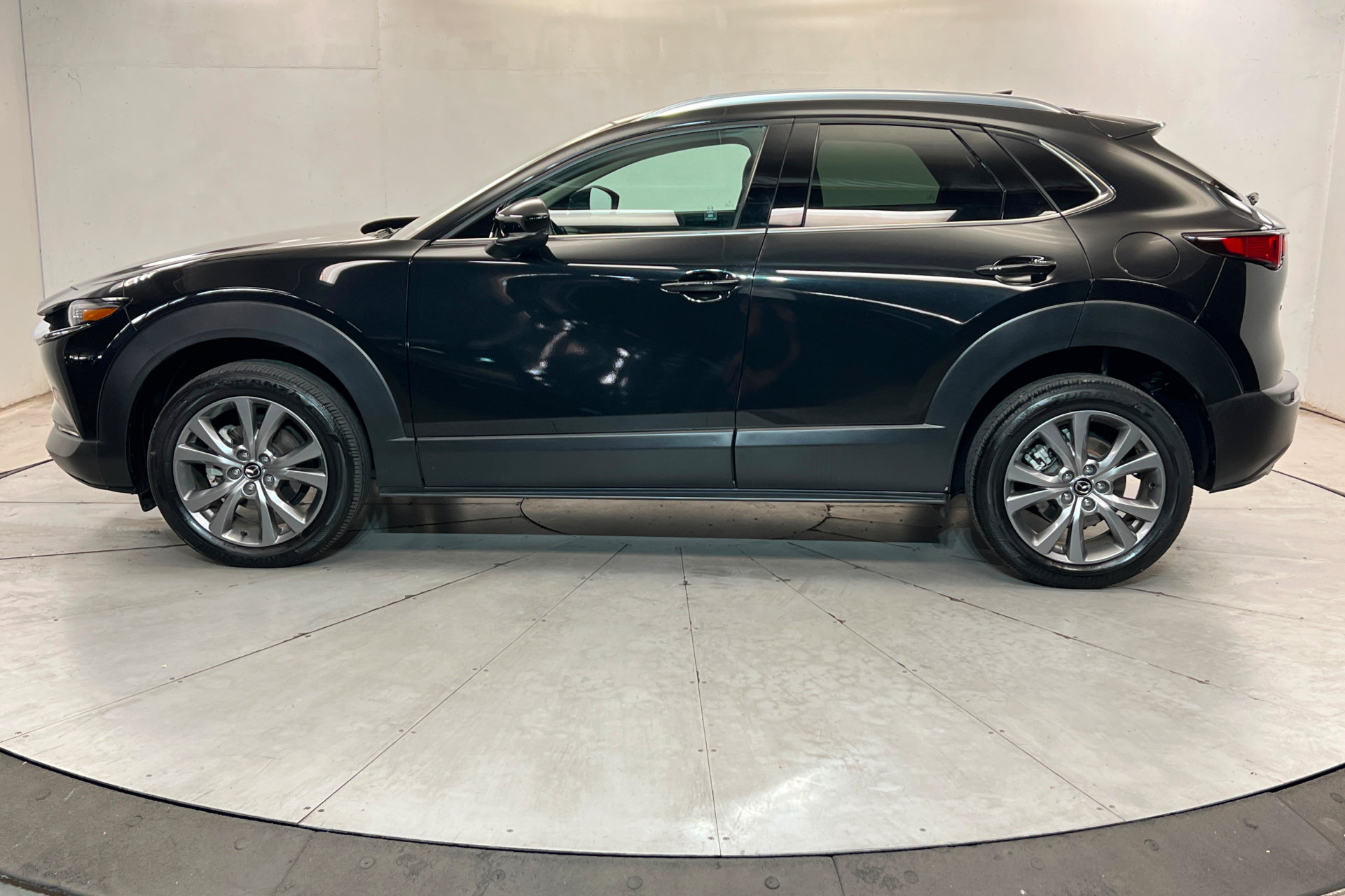 Used 2024 MAZDA CX-30 AWD 2.5 S w/ Premium Package image 2