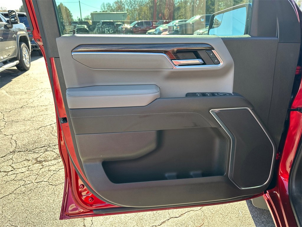 Used 2023 Chevrolet Silverado 1500 LT image 11