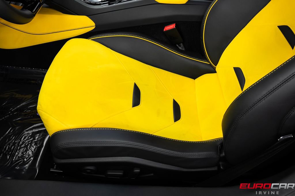 Used 2022 Lamborghini Huracan EVO image 40