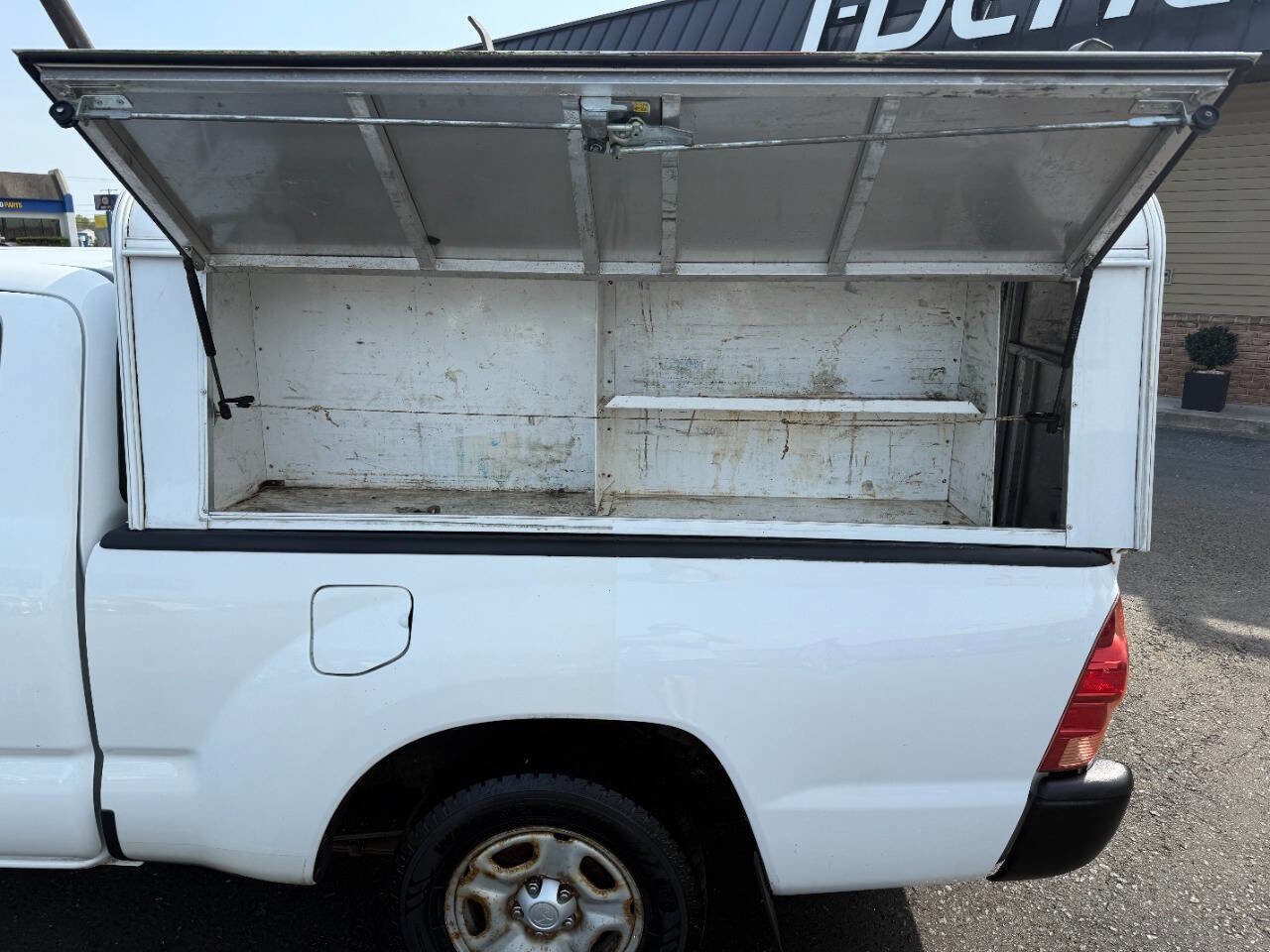 Used 2015 Toyota Tacoma 2WD Access Cab w/ Convenience Package image 20