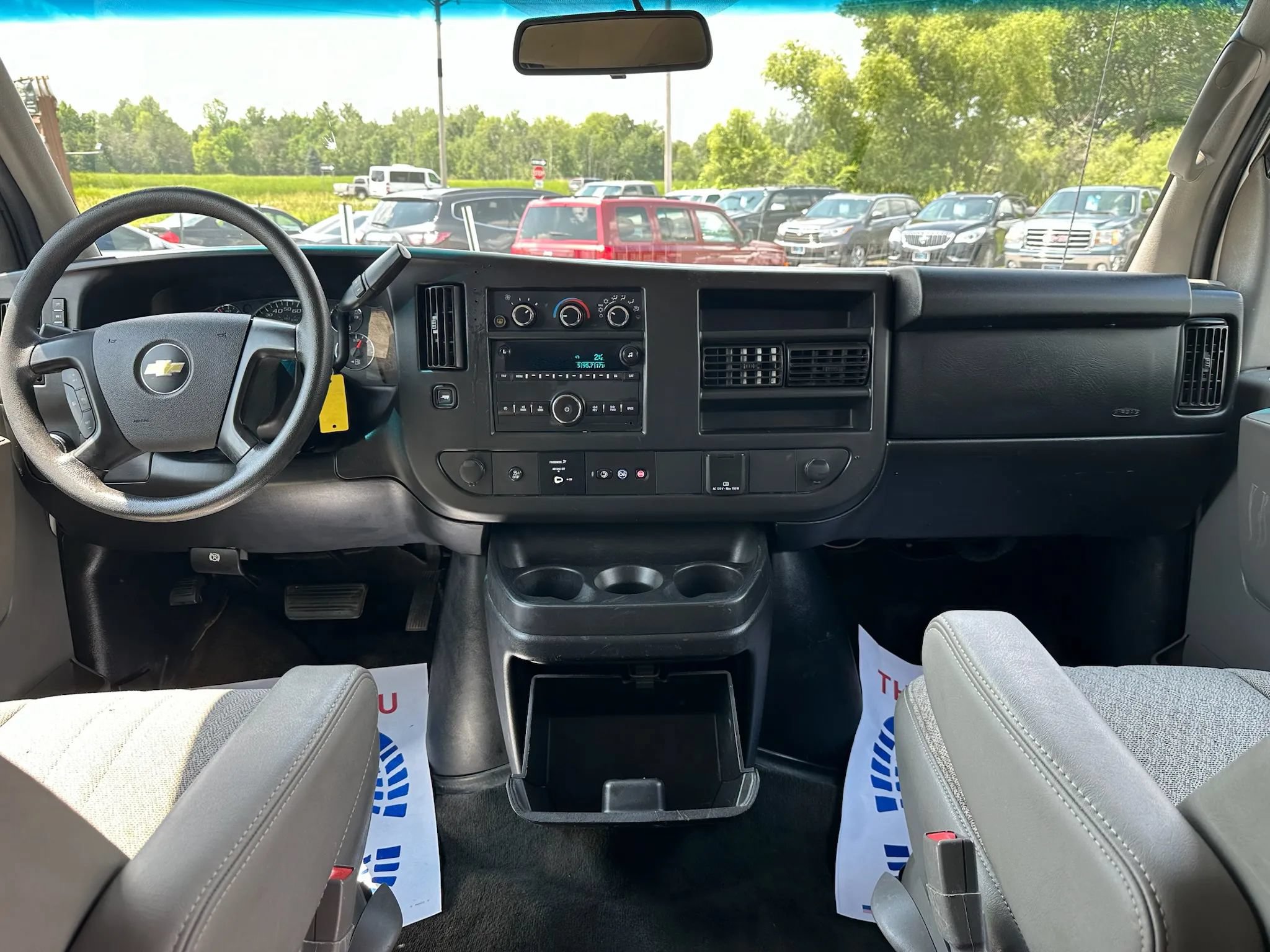 Used 2015 Chevrolet Express 2500 LT w/ LT Preferred Equipment Group RWD image 19