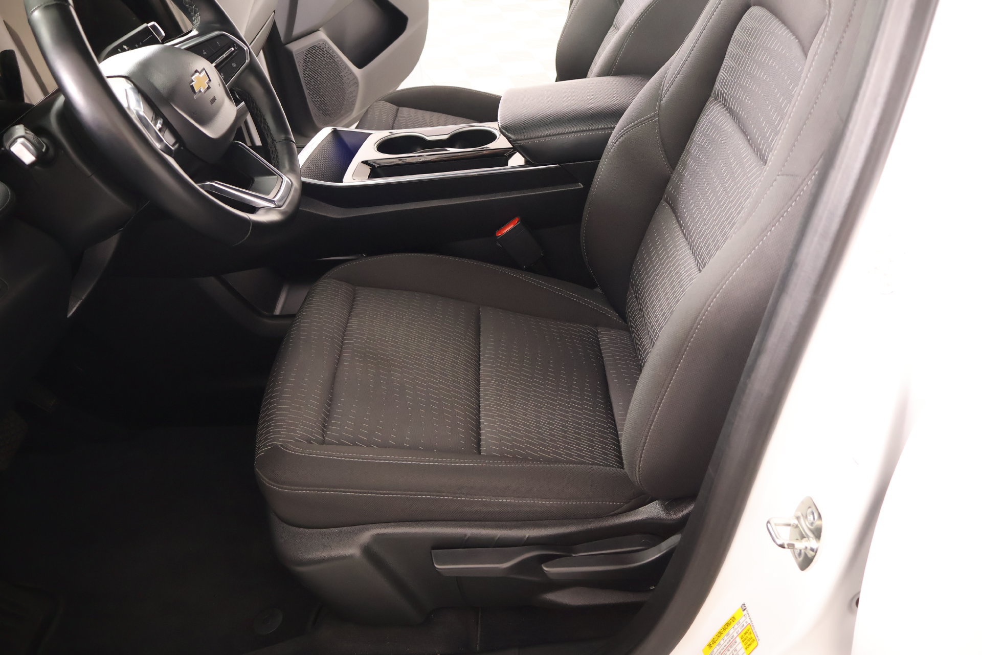 Used 2025 Chevrolet Equinox LT FWD image 11