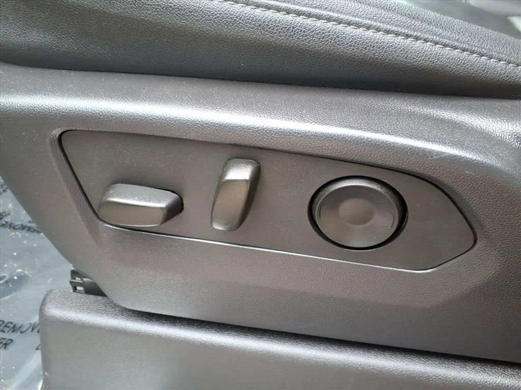 Used 2025 GMC Sierra 1500 SLT image 19