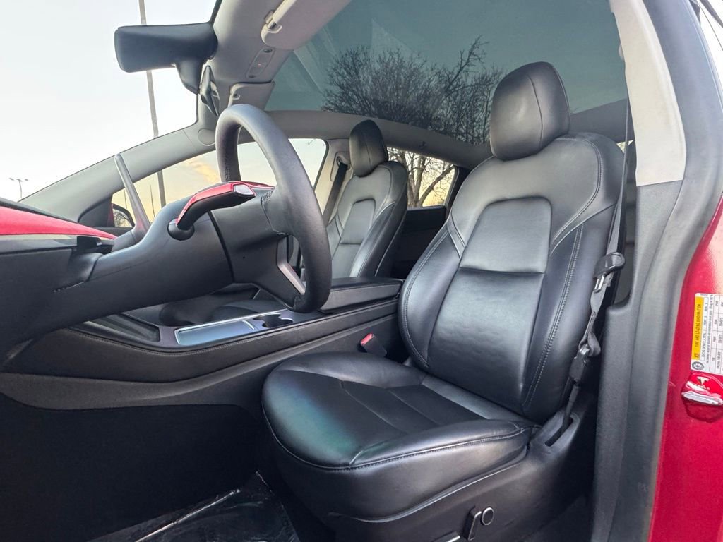 Used 2021 Tesla Model Y Long Range image 16