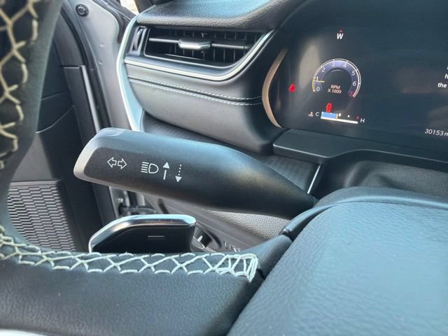 Used 2024 Jeep Grand Cherokee L Altitude AWD/4WD image 30