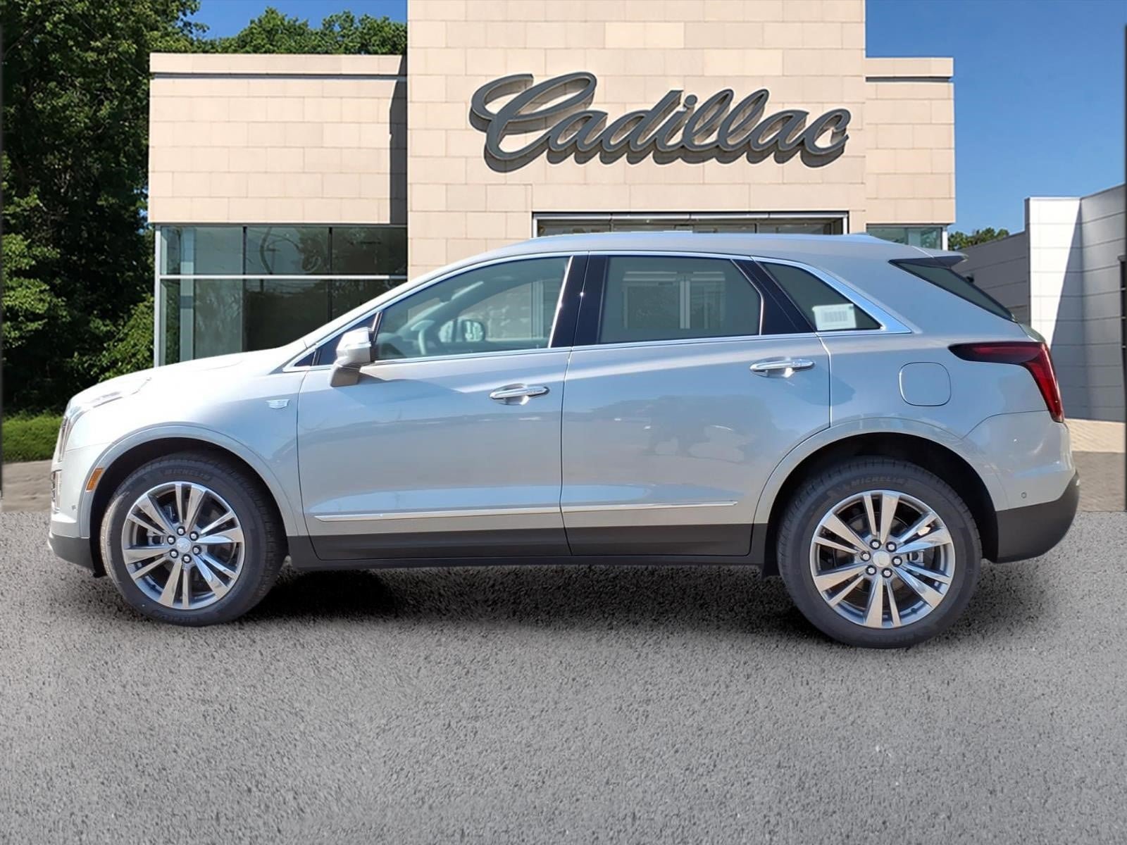 New 2026 Cadillac XT5 Premium Luxury w/ LPO, Floor Liner Package AWD/4WD image 2