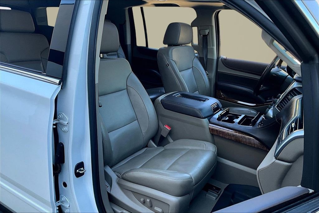 Used 2020 Chevrolet Suburban Premier image 28