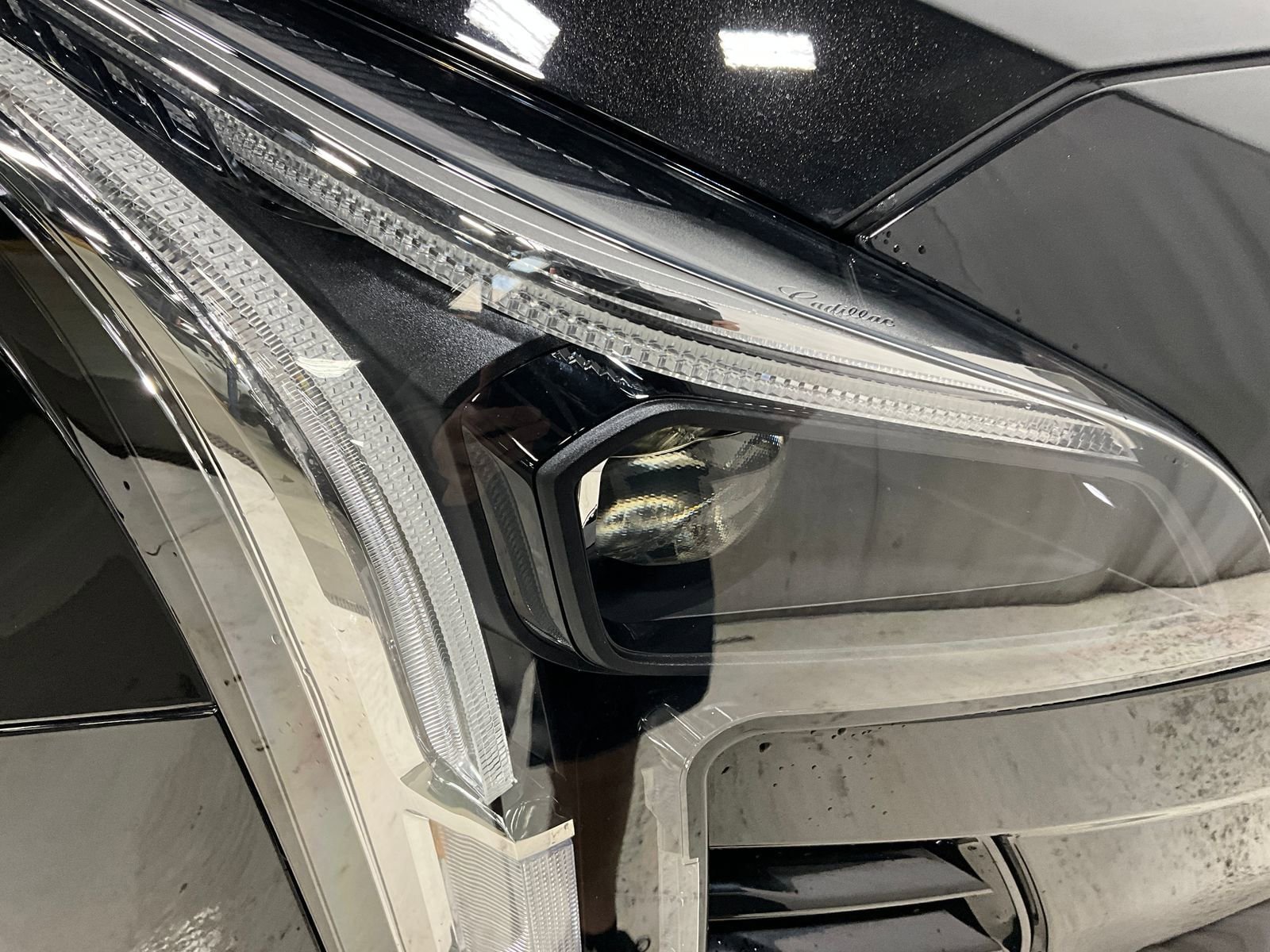 Used 2023 Cadillac XT4 Luxury w/ Cold Weather Package AWD/4WD image 26