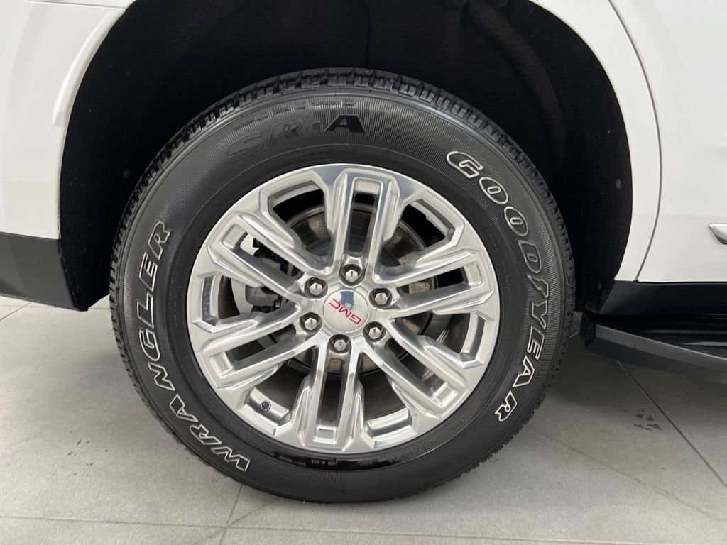 Used 2023 GMC Yukon SLT image 43