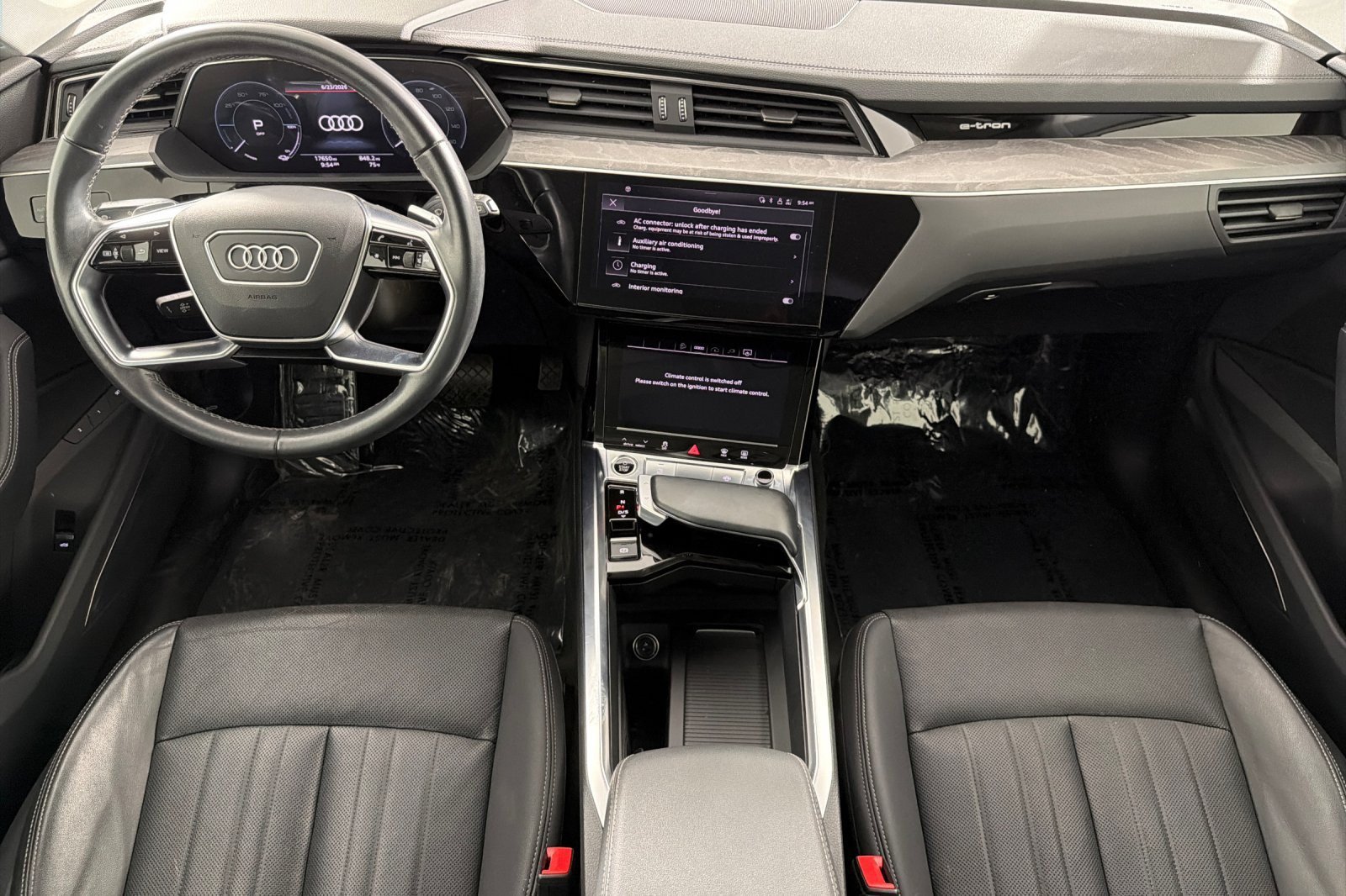 Used 2023 Audi e-tron Premium Plus w/ Premium Plus Package AWD/4WD image 12