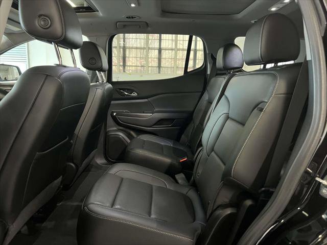 Certified 2022 GMC Acadia SLT w/ Technology Package image 13