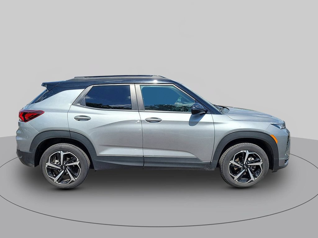 Used 2023 Chevrolet TrailBlazer RS w/ Convenience Package AWD/4WD image 2