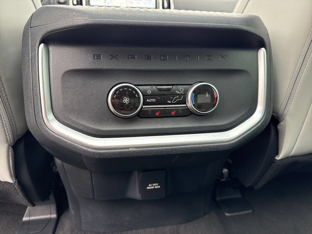 Used 2025 Ford Expedition Max Platinum AWD/4WD image 12