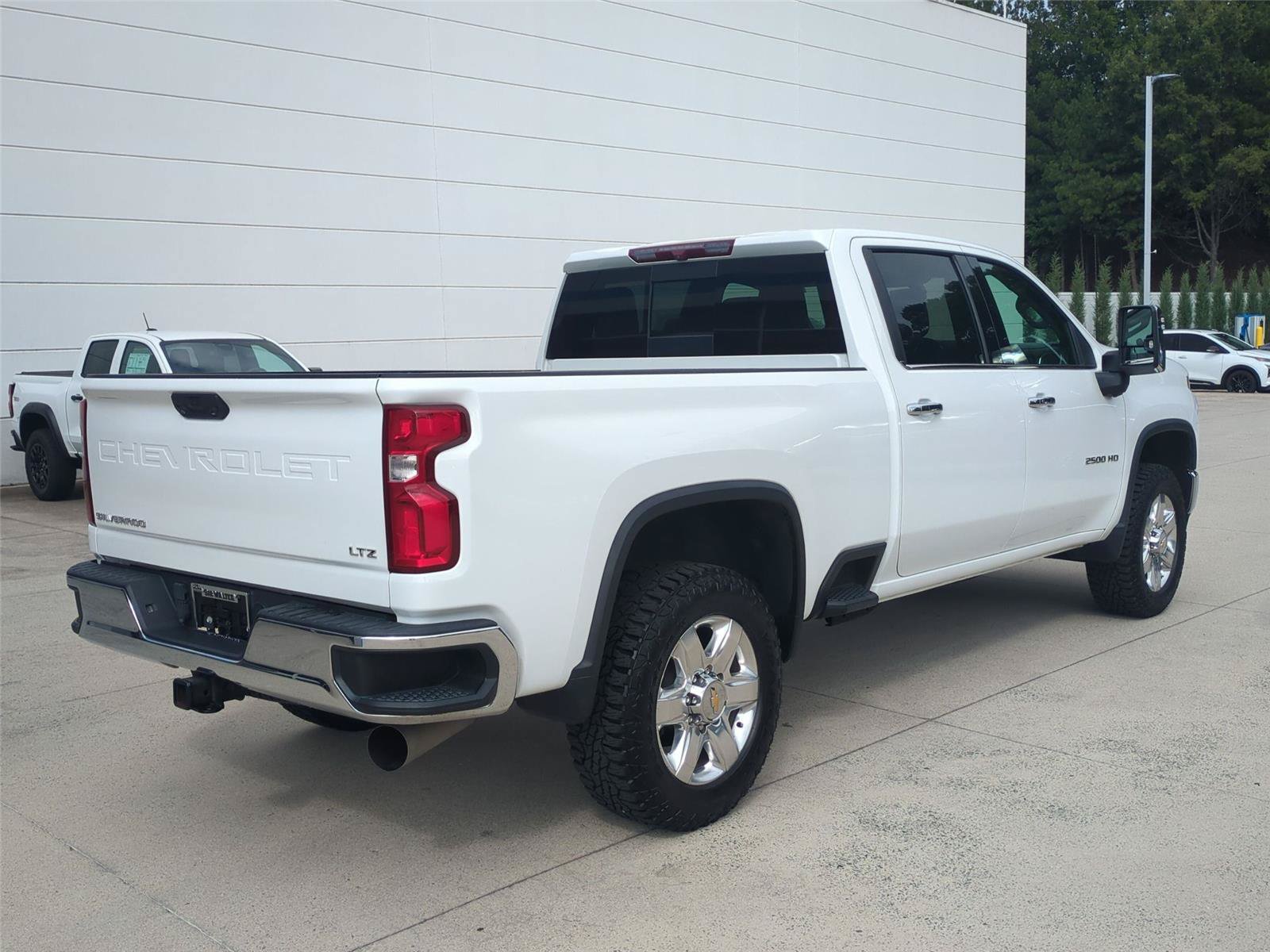 Used 2022 Chevrolet Silverado 2500 LTZ AWD/4WD image 5
