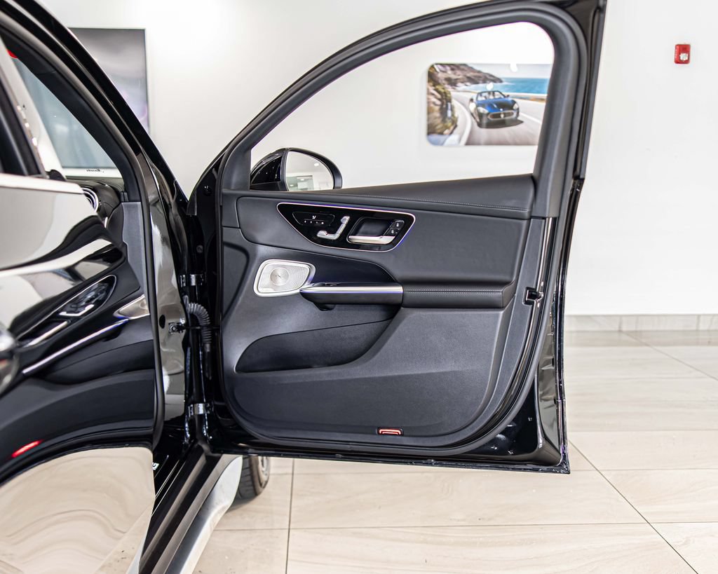 Used 2025 Mercedes-Benz GLC 63 AMG S w/ Driver Assistance Package image 38