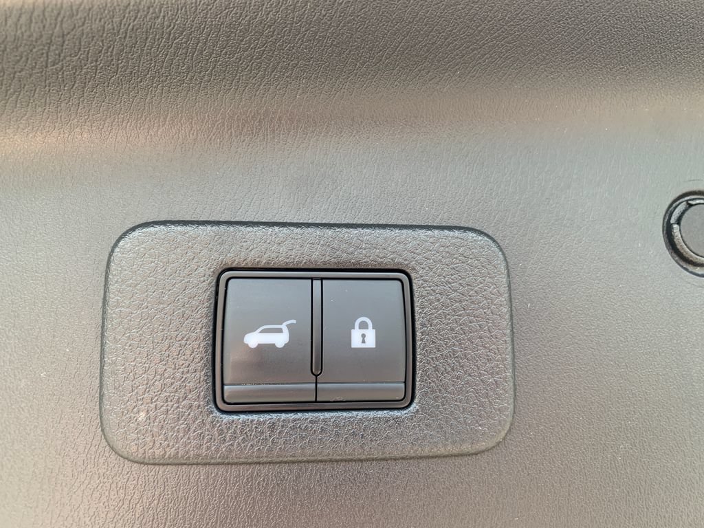 Used 2023 Nissan Armada SL w/ Captain's Chairs Package RWD image 8