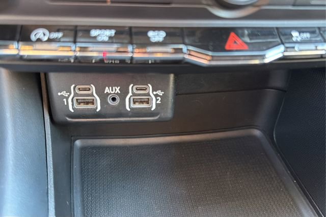 Used 2023 Dodge Durango GT image 34