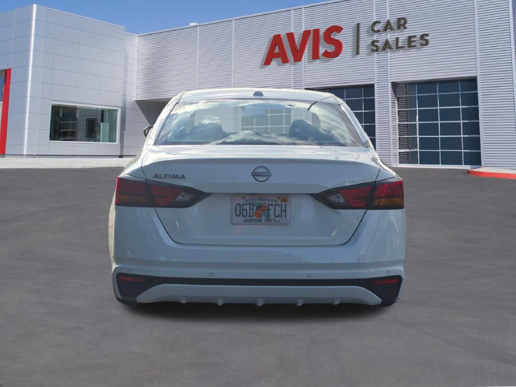 Used 2025 Nissan Altima 2.5 SV FWD image 7
