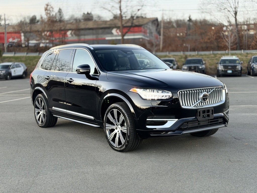Used 2025 Volvo XC90 T8 Ultra w/ Lounge Package image 9