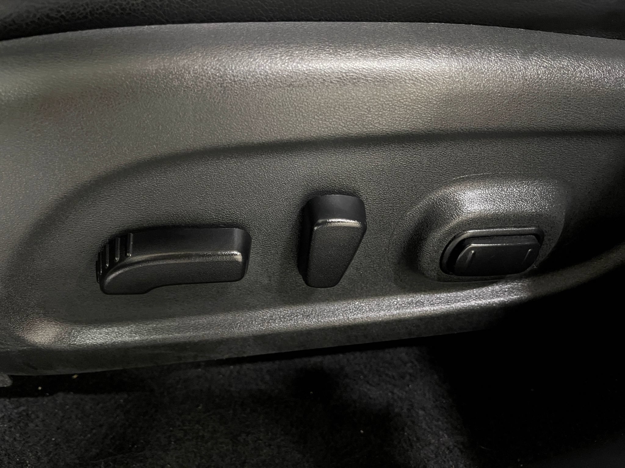 Used 2019 Nissan Pathfinder Platinum w/ Cargo Package AWD/4WD image 17